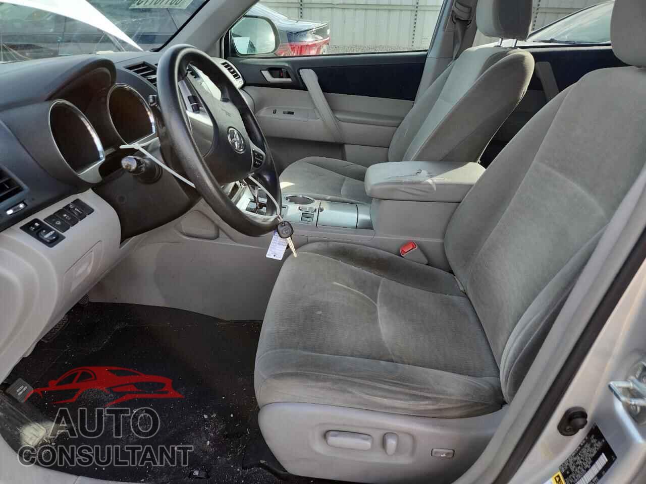 TOYOTA HIGHLANDER 2013 - 5TDBK3EH8DS203255