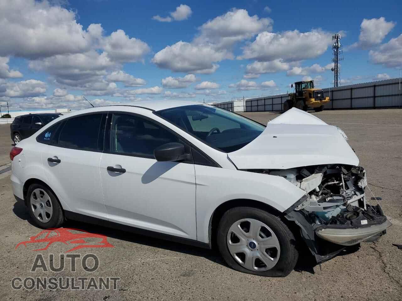 FORD FOCUS 2017 - 1FADP3E23HL255315