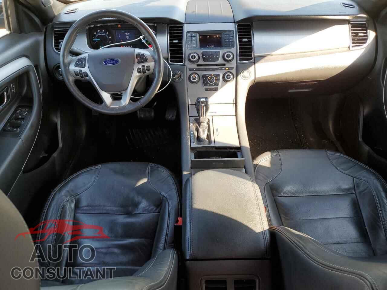 FORD TAURUS 2017 - 1FAHP2E84HG110955
