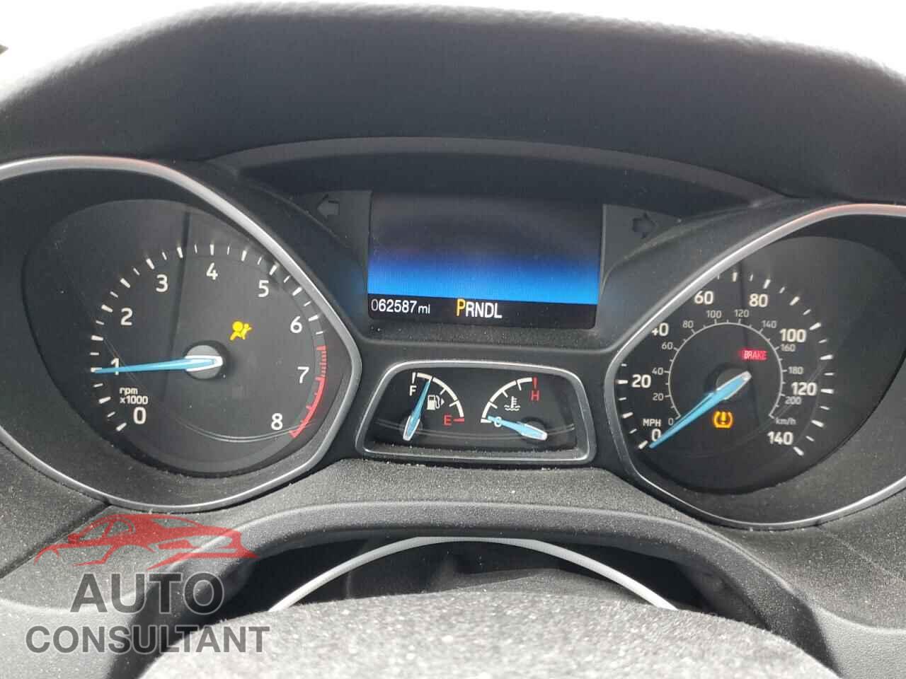 FORD FOCUS 2017 - 1FADP3F22HL230842