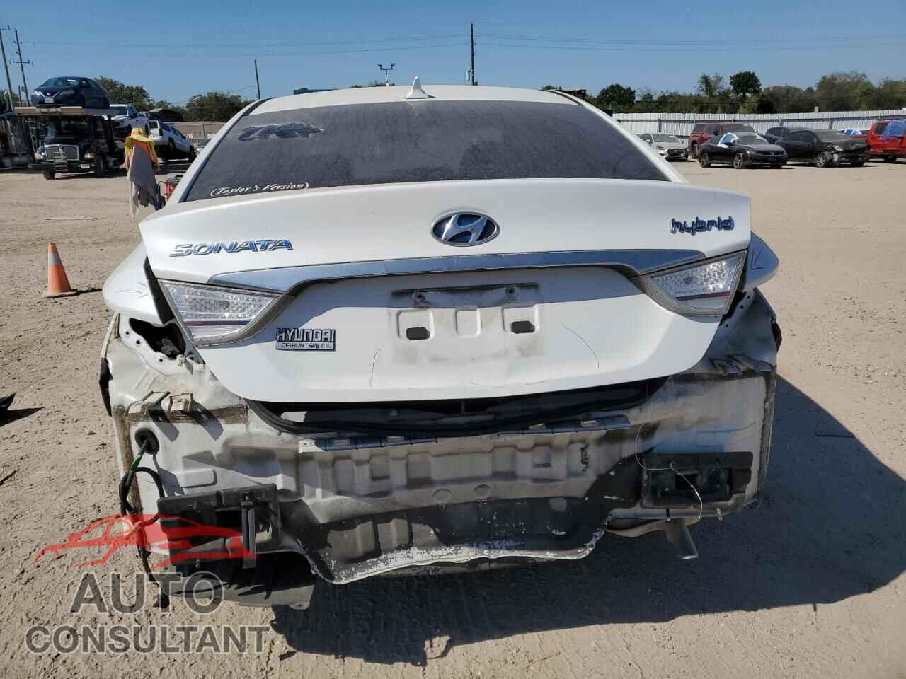 HYUNDAI SONATA 2011 - KMHEC4A40BA005455