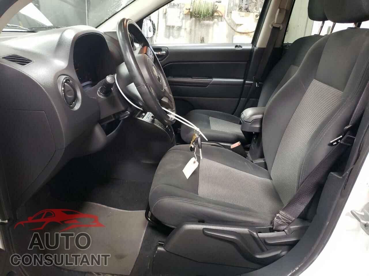 JEEP COMPASS 2011 - 1J4NF1FB1BD282819