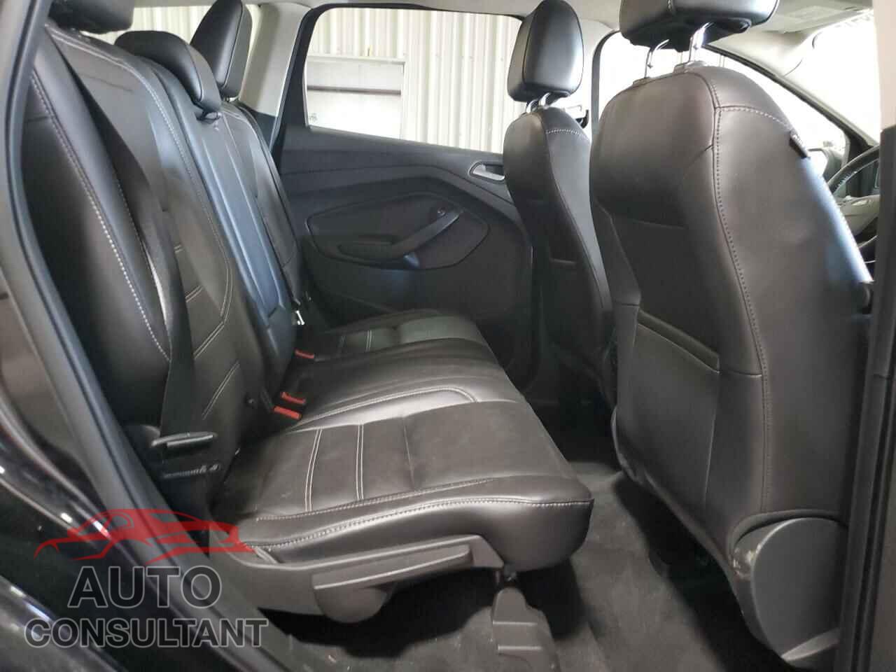 FORD ESCAPE 2017 - 1FMCU9G94HUB70808