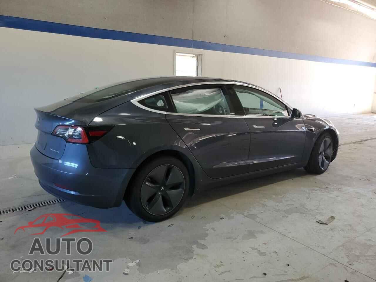 TESLA MODEL 3 2018 - 5YJ3E1EBXJF104237