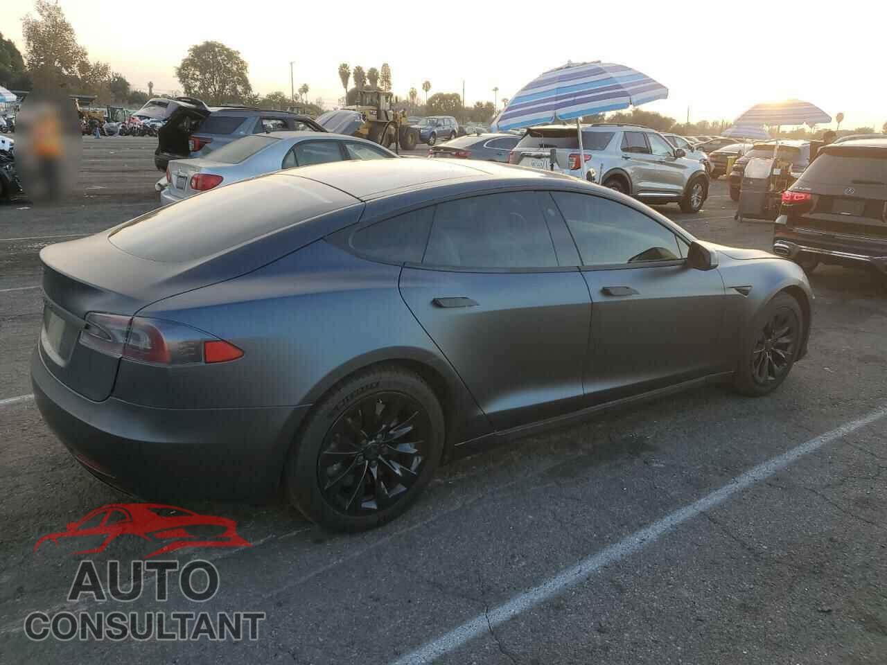 TESLA MODEL S 2018 - 5YJSA1E27JF282937