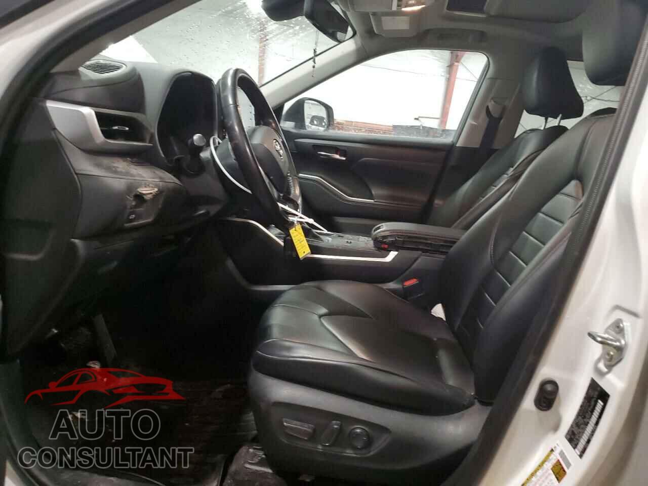 TOYOTA HIGHLANDER 2020 - 5TDHBRCH2LS504019