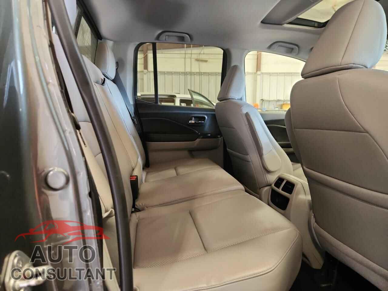 HONDA RIDGELINE 2017 - 5FPYK3F77HB035142