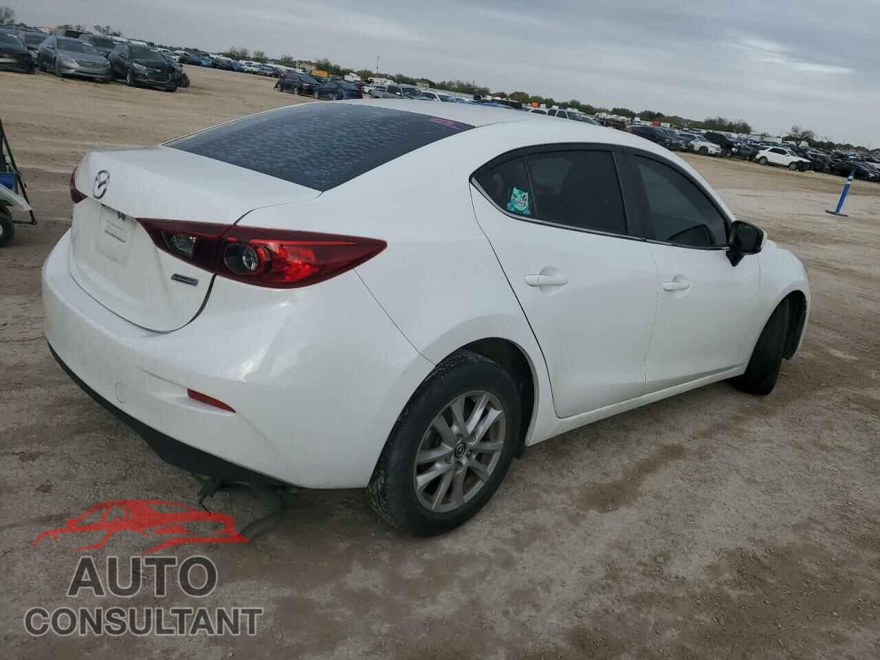 MAZDA 3 2018 - 3MZBN1U72JM175658