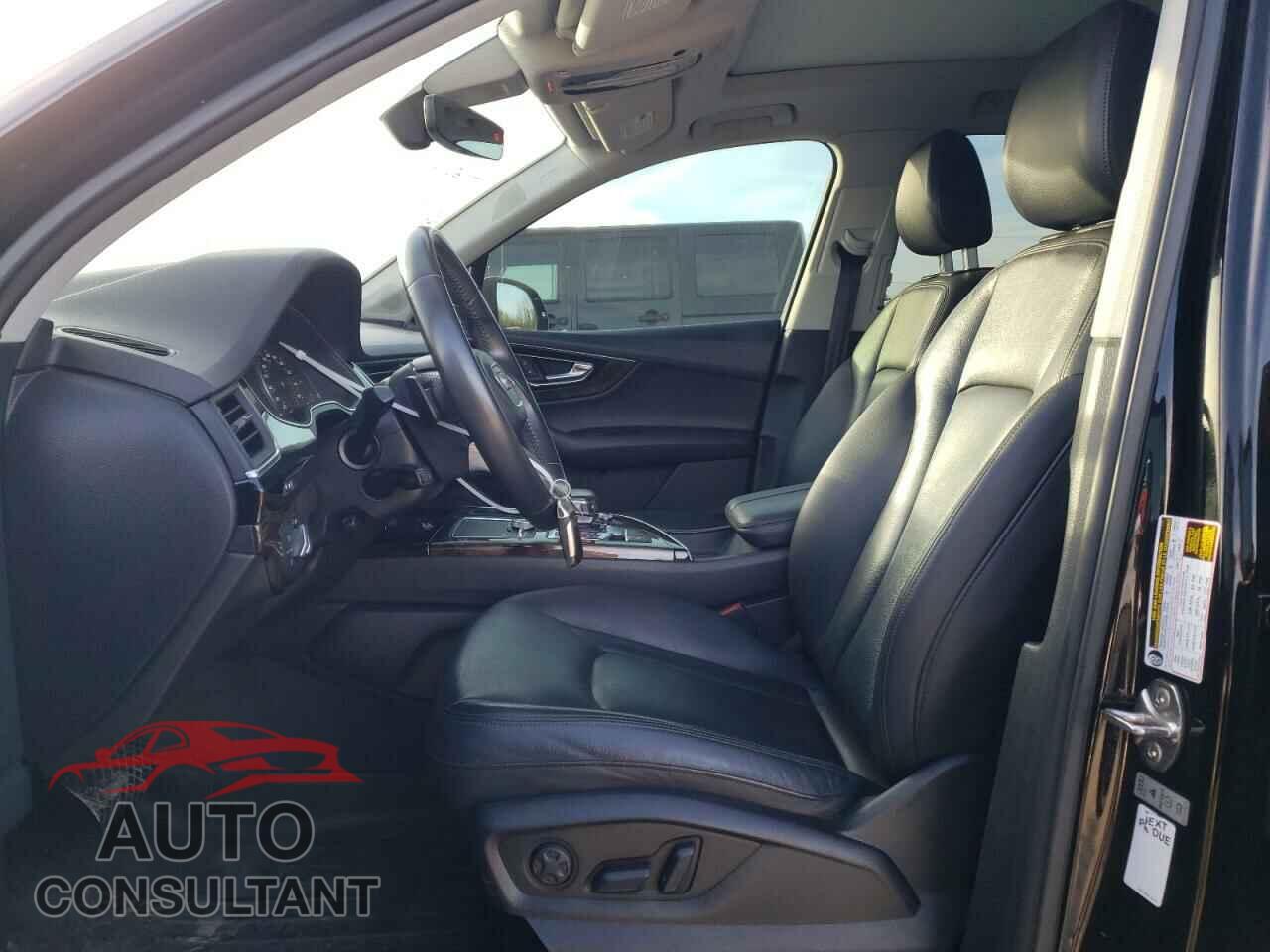 AUDI Q7 2018 - WA1LAAF71JD023876
