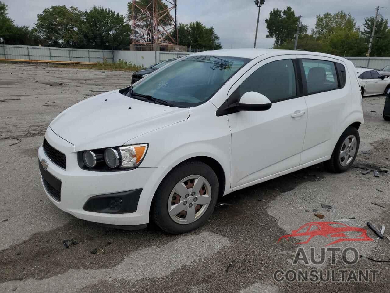 CHEVROLET SONIC 2015 - 1G1JA6SH2F4185041