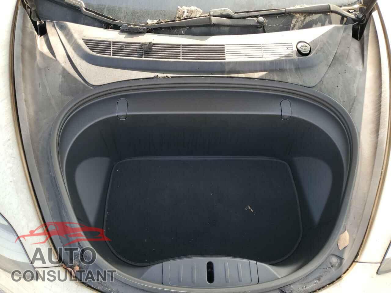 TESLA MODEL 3 2018 - 5YJ3E1EA2JF043876