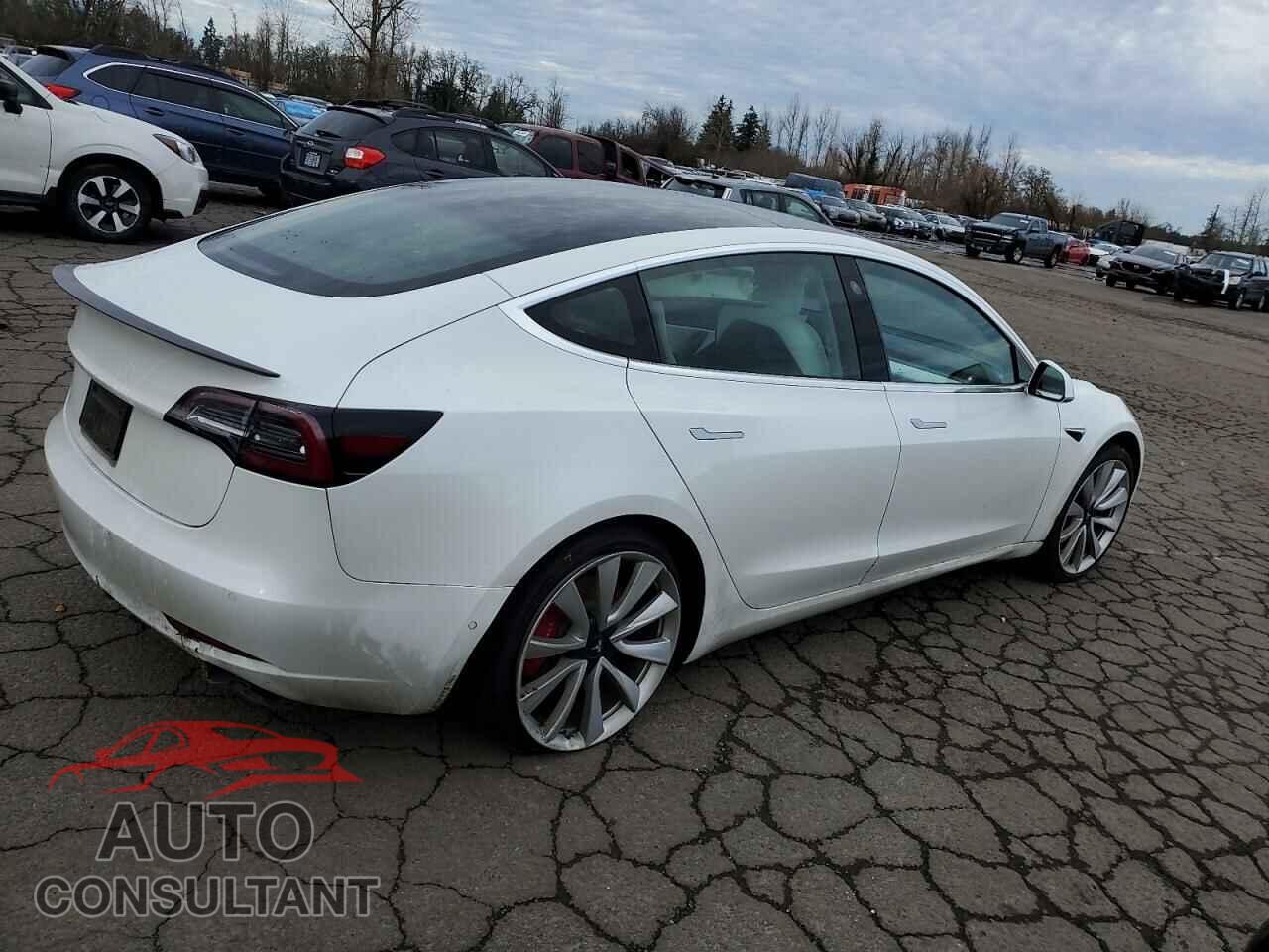 TESLA MODEL 3 2019 - 5YJ3E1EB2KF440367
