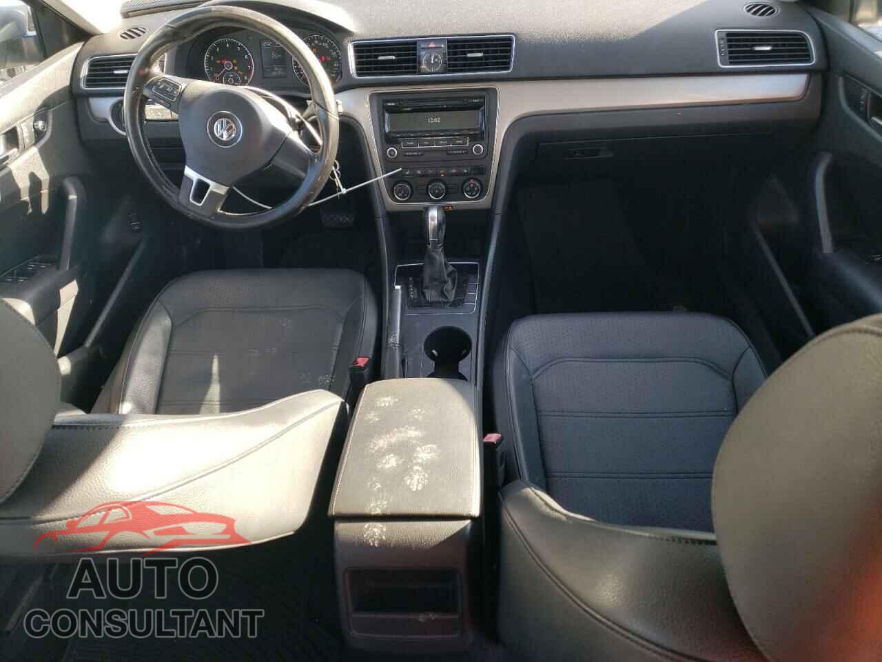 VOLKSWAGEN PASSAT 2014 - 1VWAT7A39EC033272