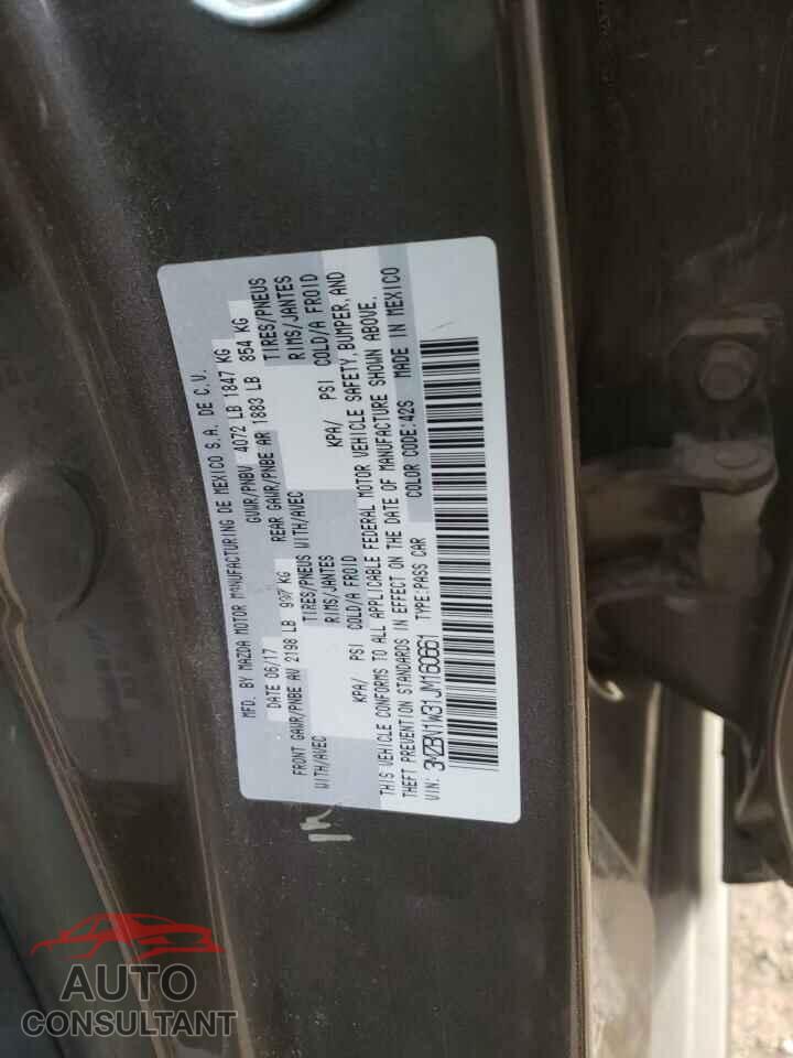 MAZDA 3 2018 - 3MZBN1W31JM160661