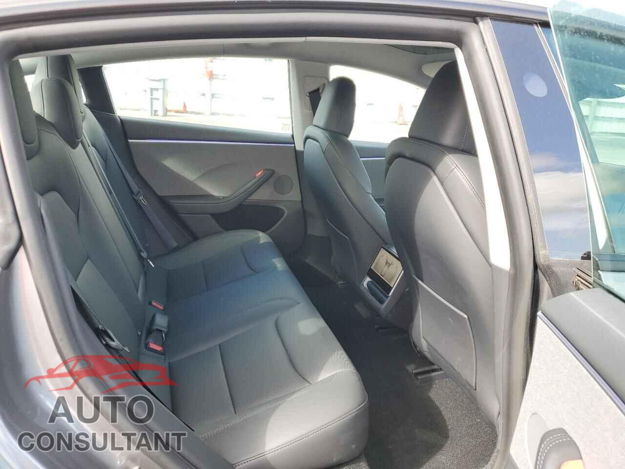 TESLA MODEL 3 2024 - 5YJ3E1EA0RF858041