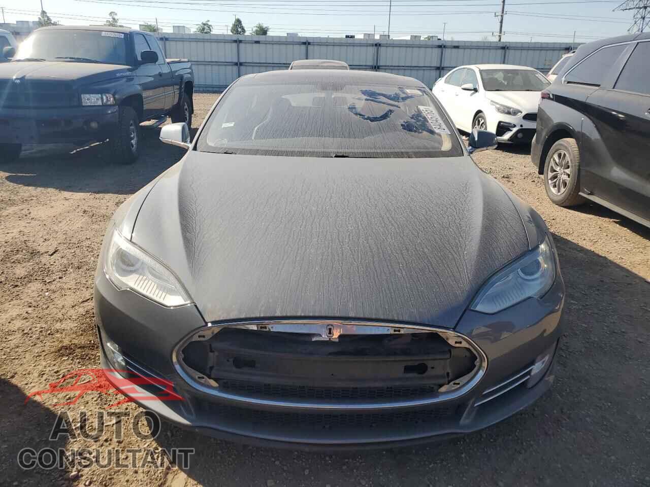 TESLA MODEL S 2013 - 5YJSA1BG0DFP08455