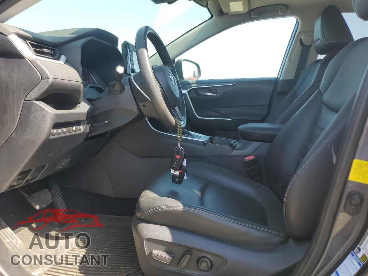 TOYOTA RAV4 2021 - 2T3A1RFV8MC181084
