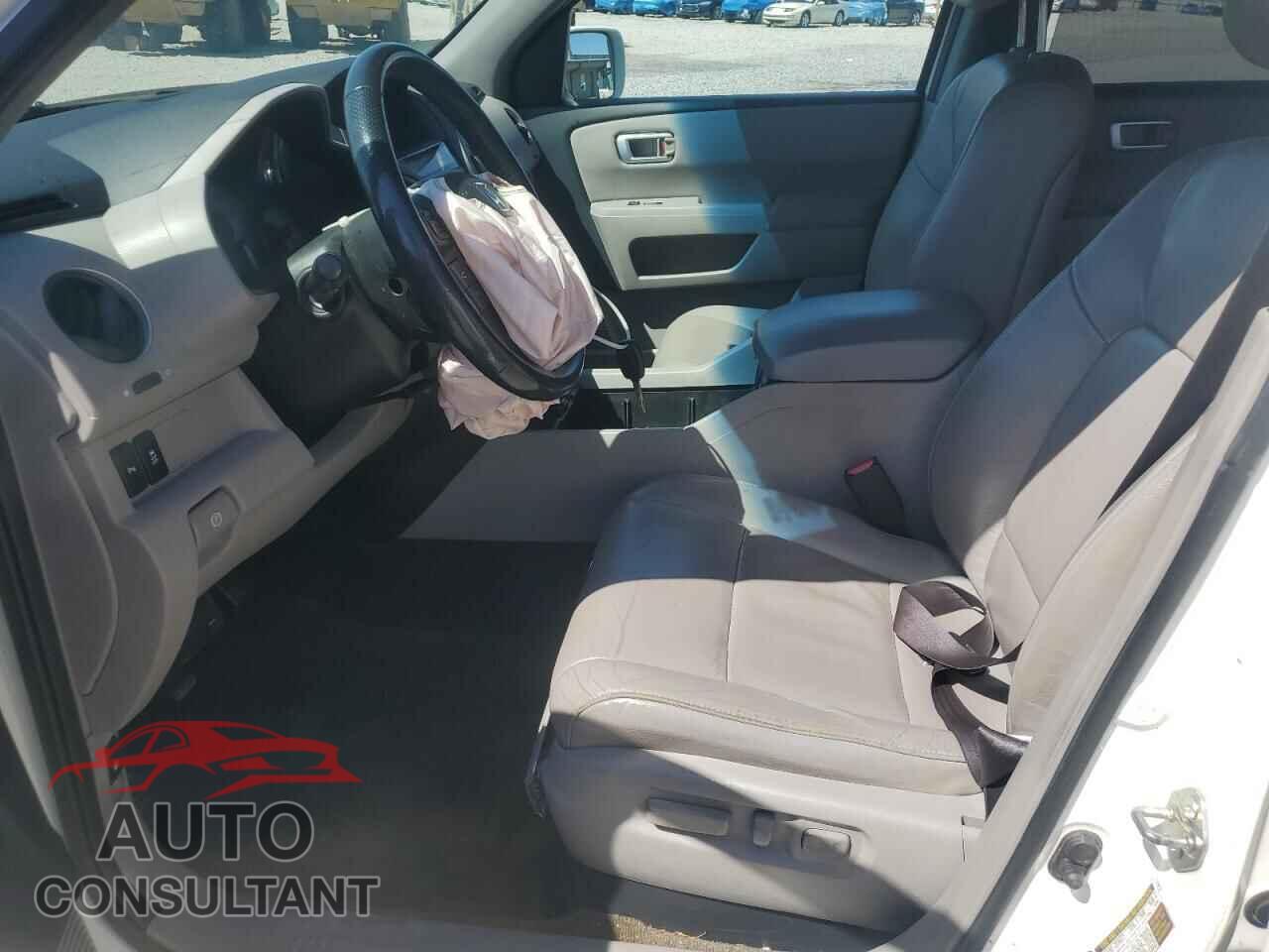 HONDA PILOT 2014 - 5FNYF3H93EB023545