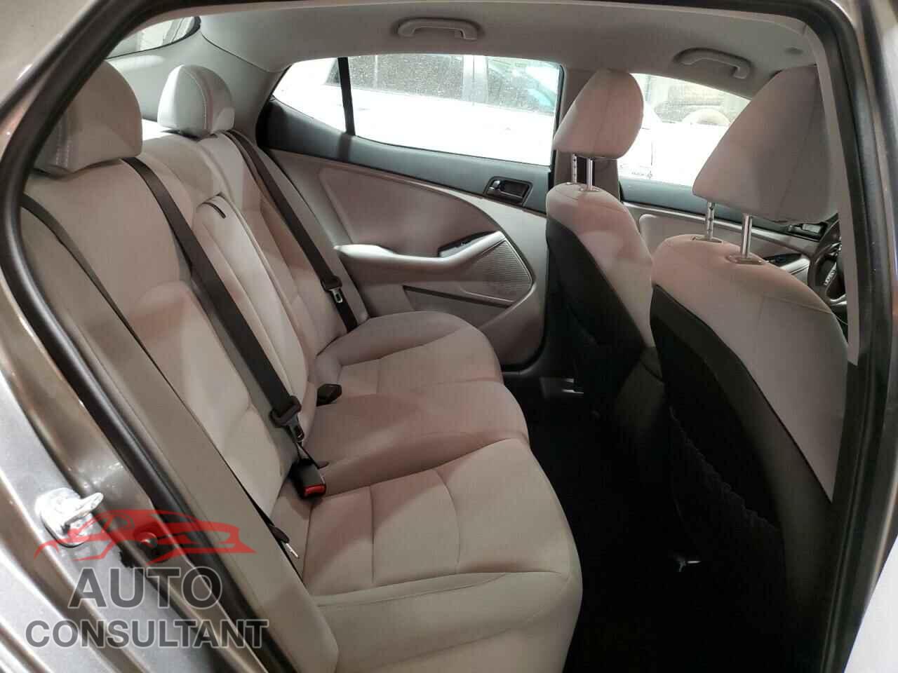 KIA OPTIMA 2012 - 5XXGM4A74CG077785