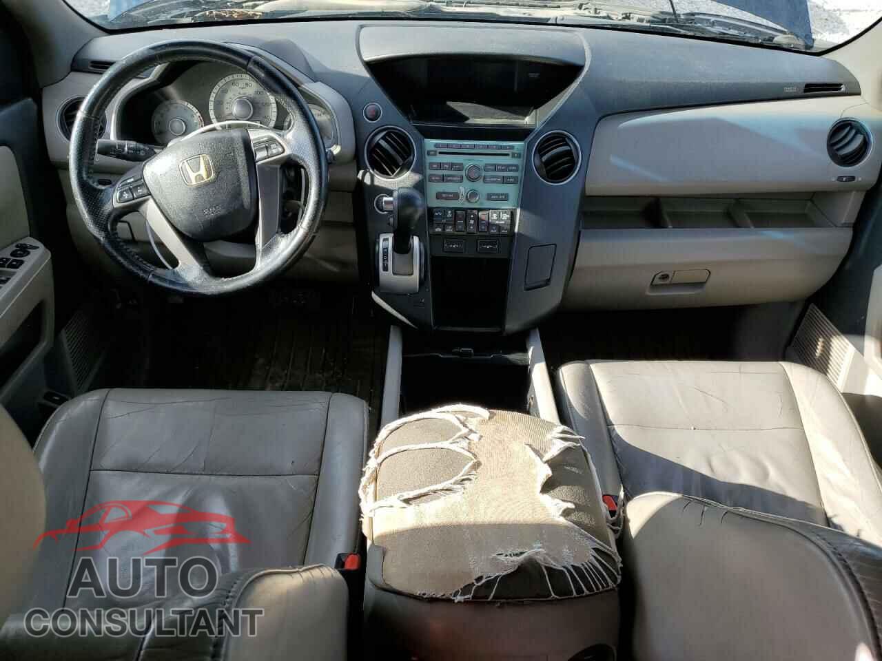 HONDA PILOT 2011 - 5FNYF4H52BB043168