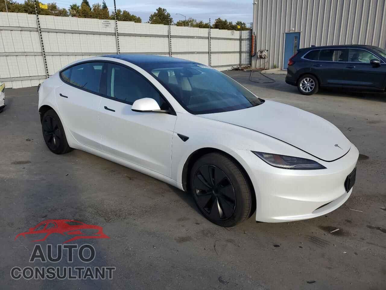 TESLA MODEL 3 2025 - 5YJ3E1EA1SF004536