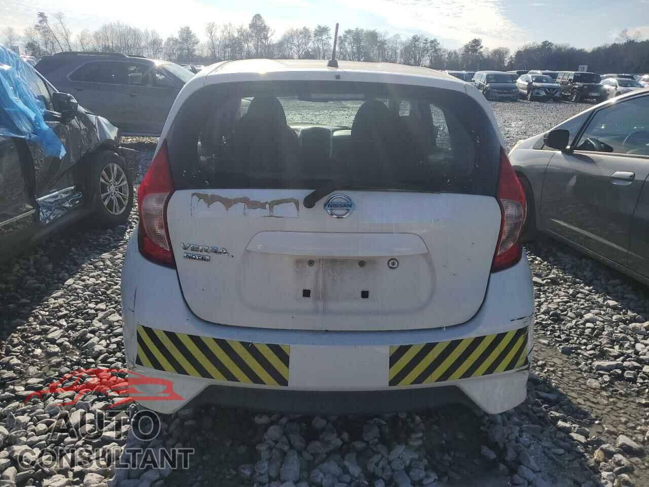NISSAN VERSA 2017 - 3N1CE2CP3HL354163
