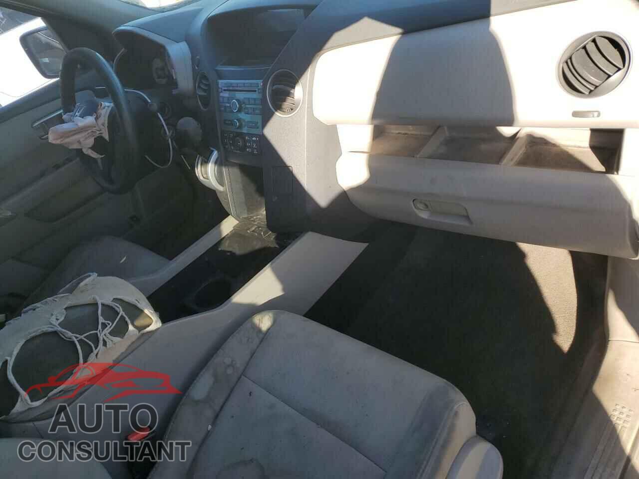 HONDA PILOT 2011 - 5FNYF3H23BB025102