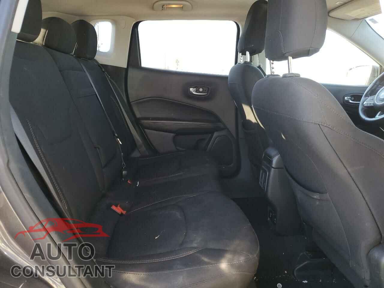 JEEP COMPASS 2018 - 3C4NJCAB4JT255100