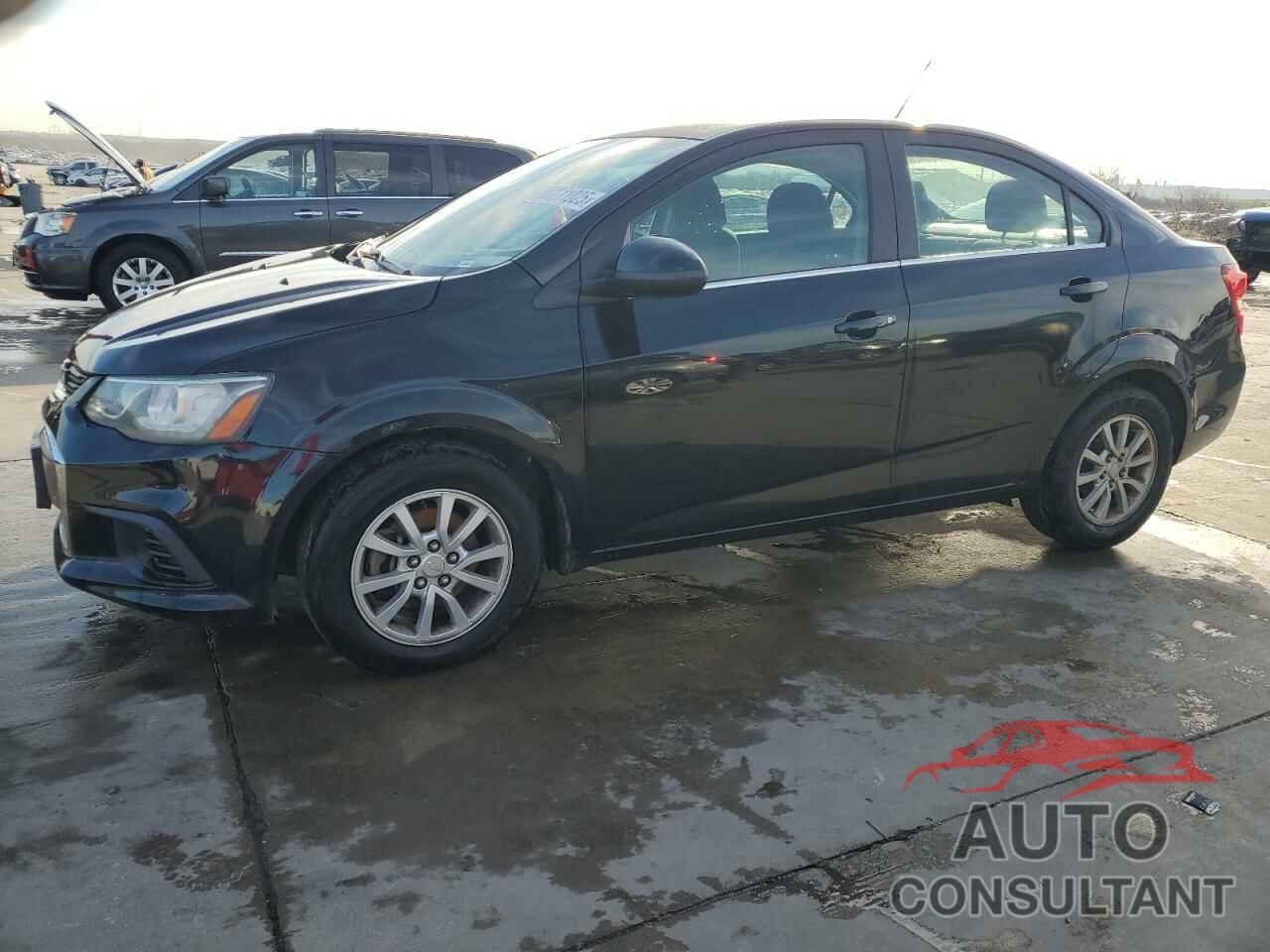 CHEVROLET SONIC 2018 - 1G1JD5SHXJ4121954
