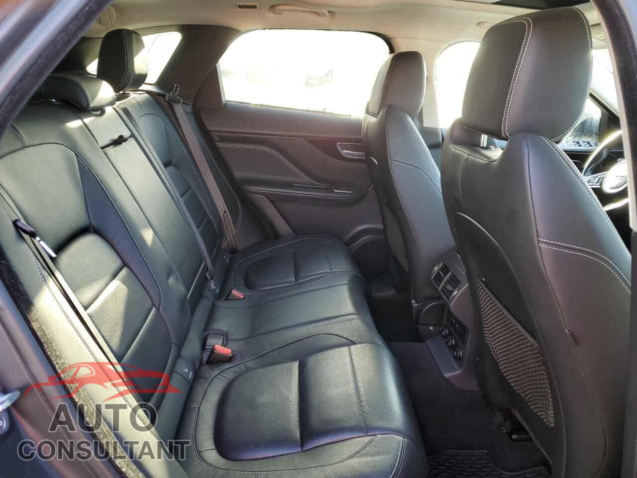 JAGUAR F-PACE 2017 - SADCL2BV9HA092437