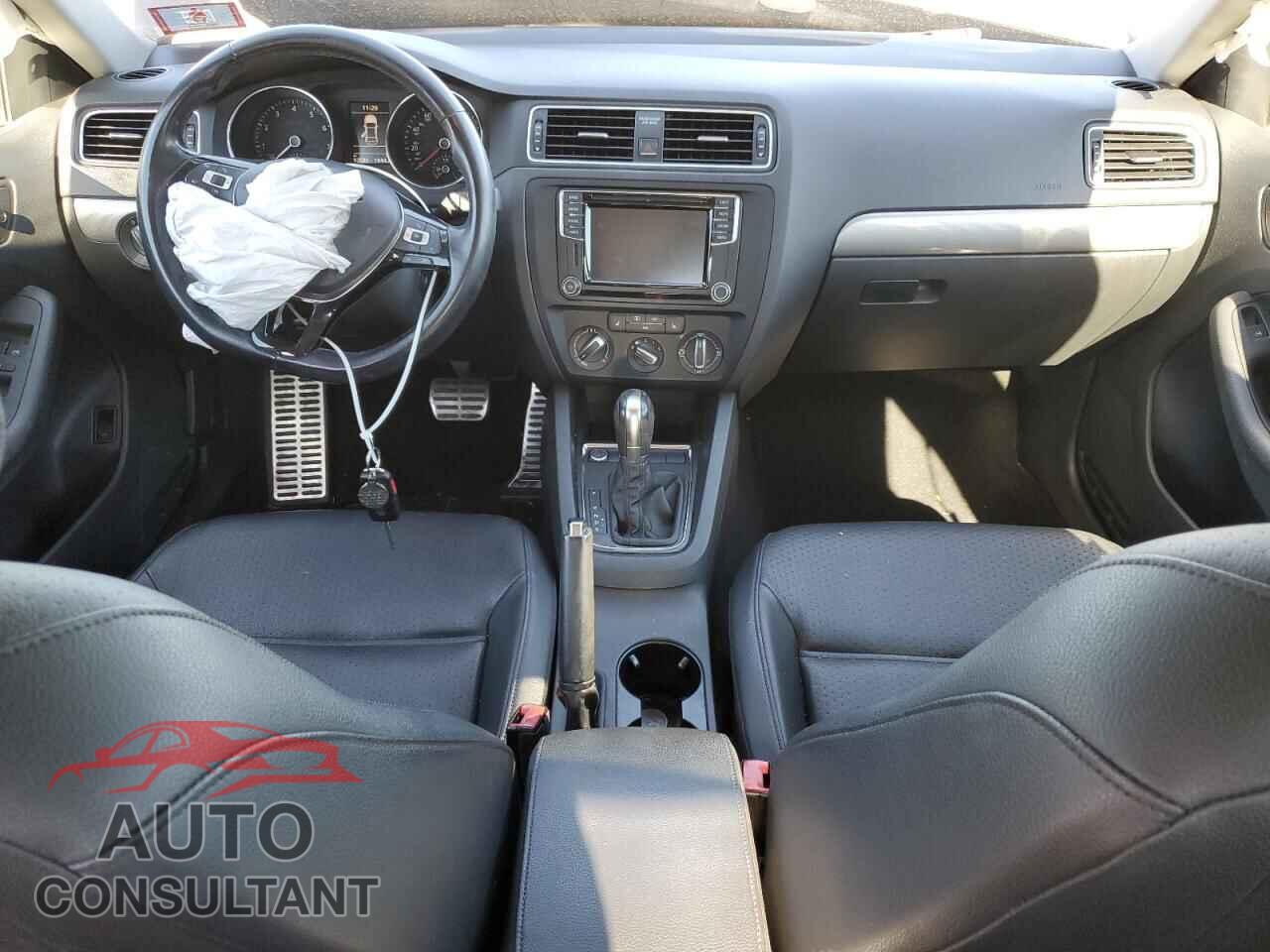 VOLKSWAGEN JETTA 2017 - 3VWDB7AJ9HM304509