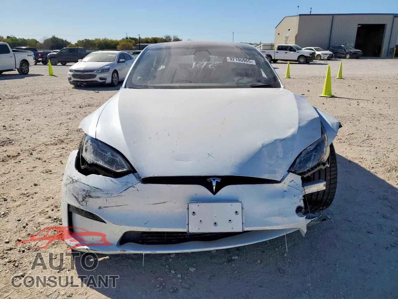 TESLA MODEL S 2023 - 5YJSA1E64PF528094