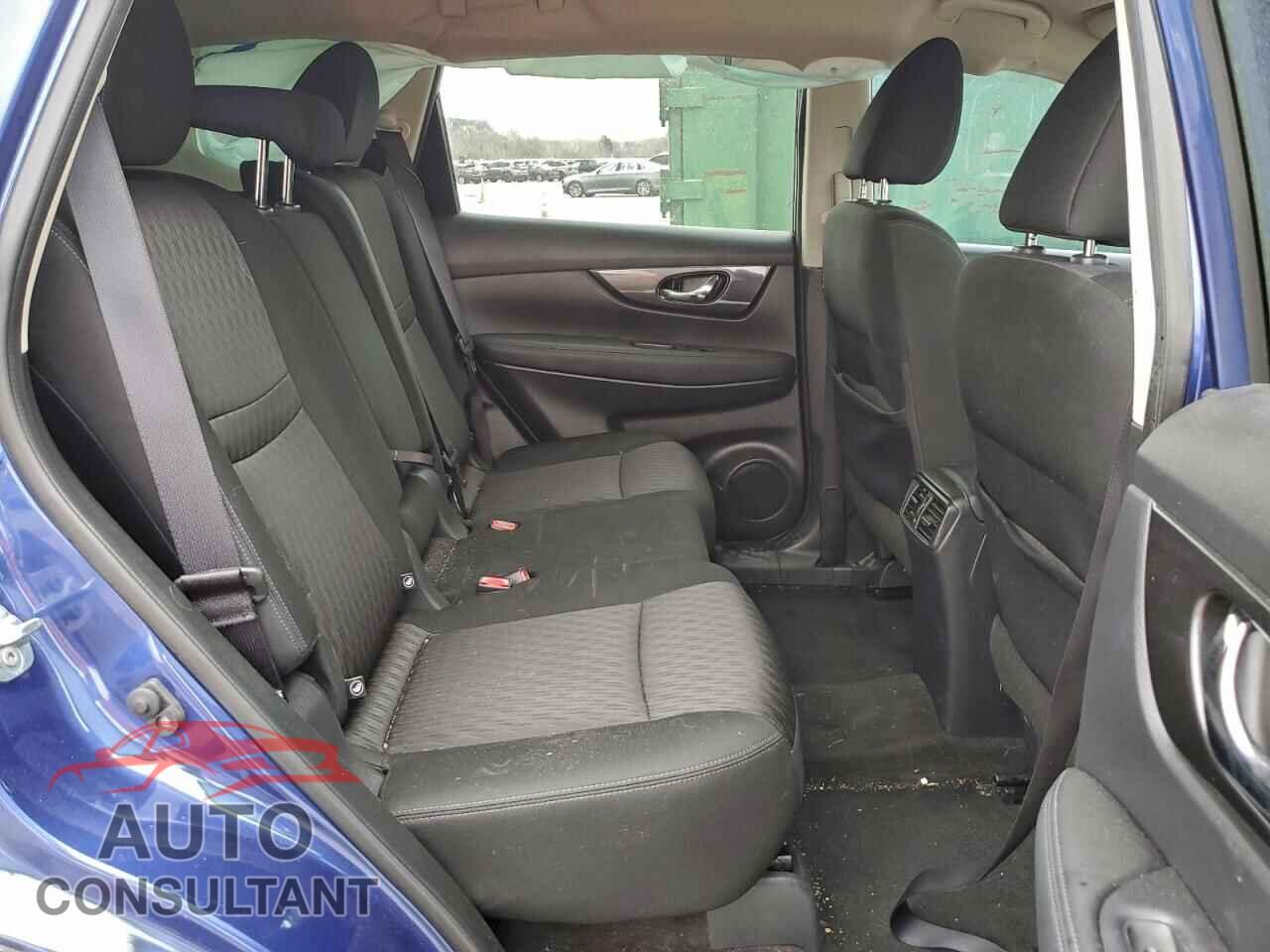 NISSAN ROGUE 2017 - KNMAT2MT3HP524452