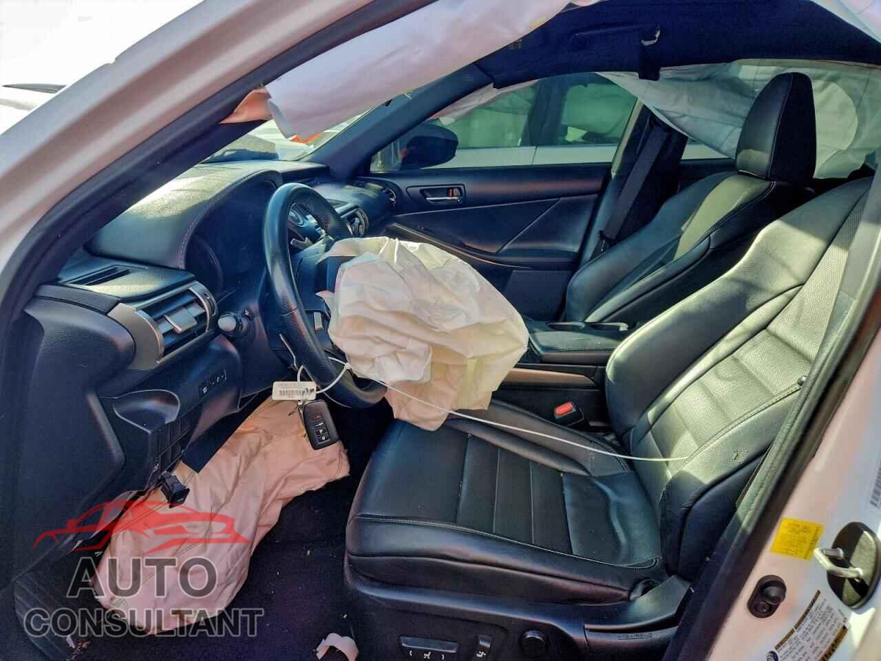 LEXUS IS 2014 - JTHCE1D2XE5002881