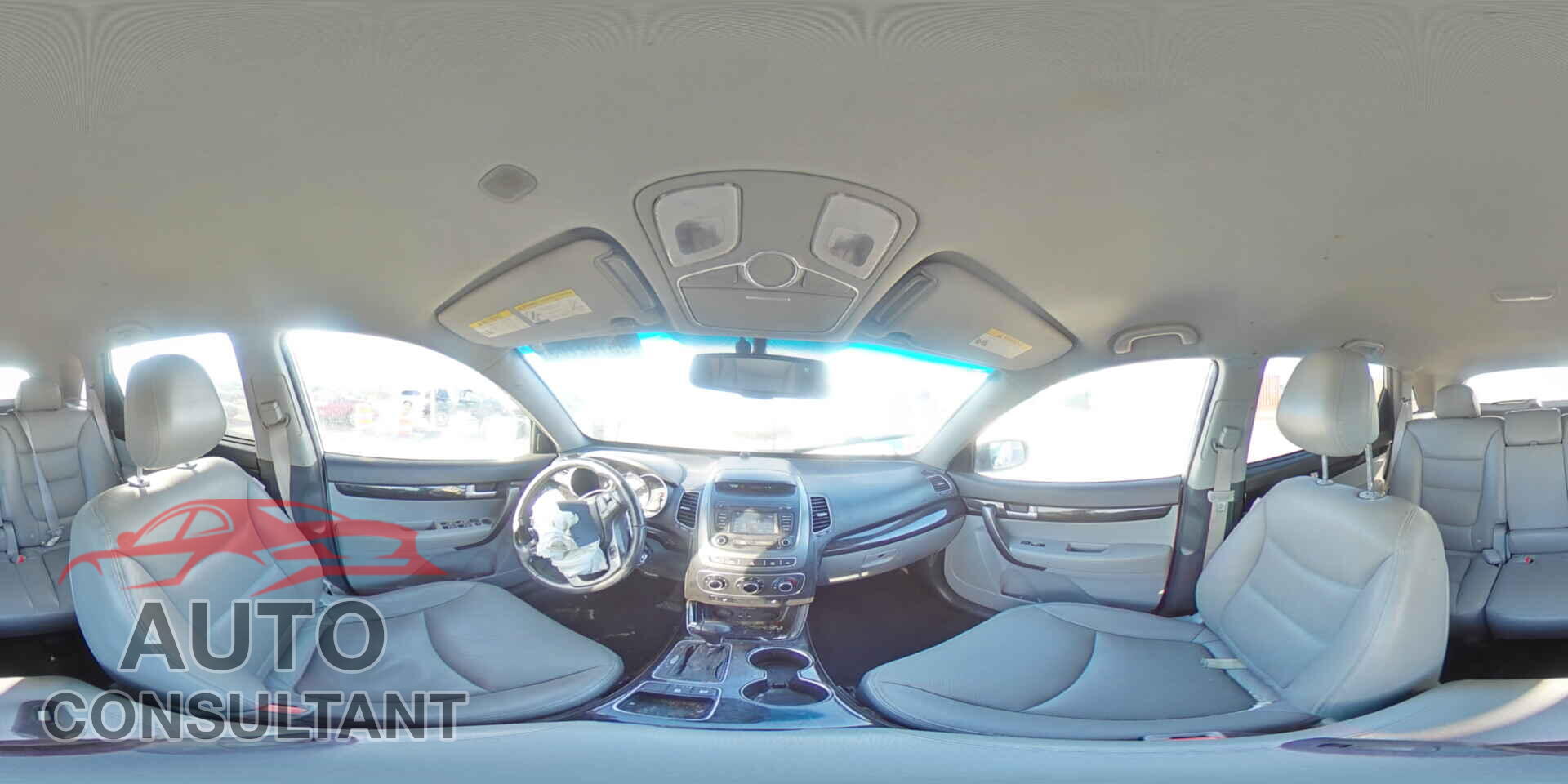KIA SORENTO 2015 - 5XYKT3A64FG596141