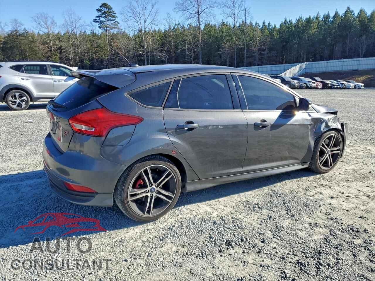 FORD FOCUS 2017 - 1FADP3L95HL348725