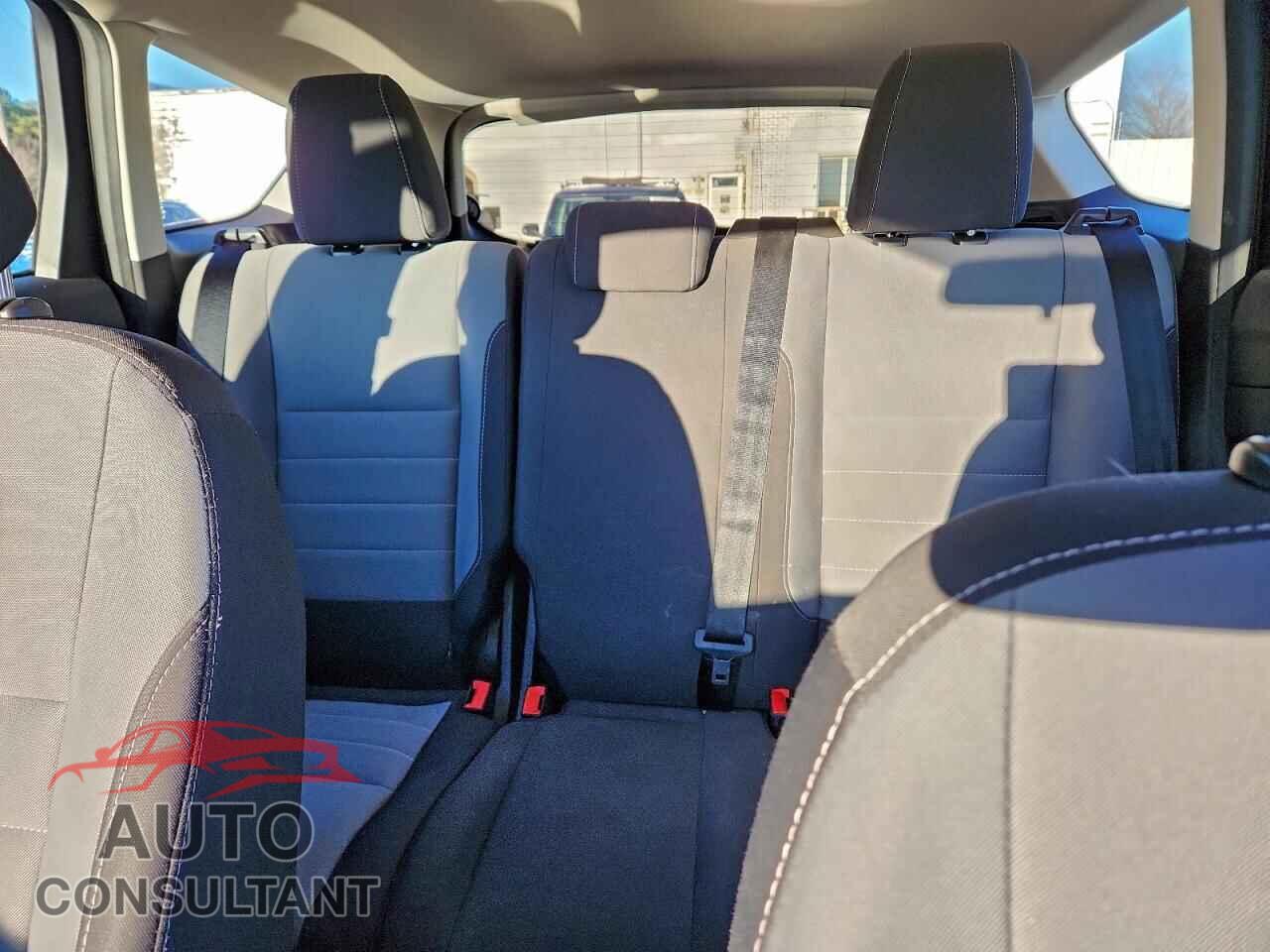 FORD ESCAPE 2018 - 1FMCU0F79JUC34505