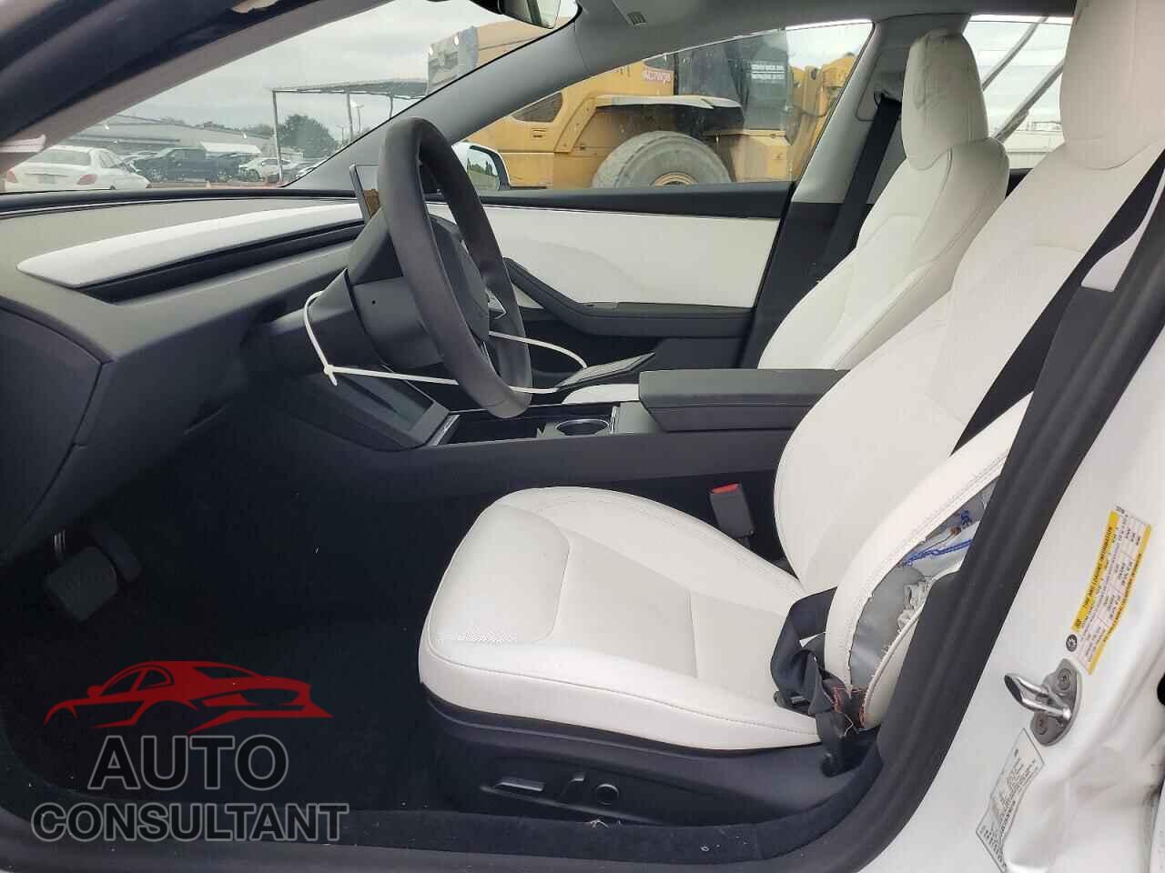 TESLA MODEL 3 2025 - 5YJ3E1EA7SF933100