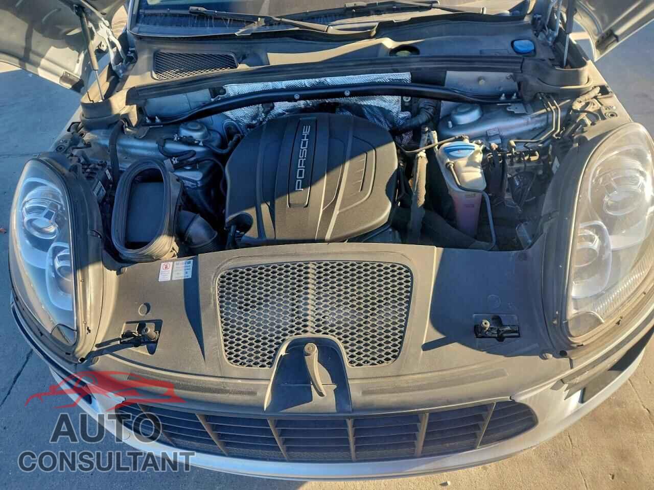 PORSCHE MACAN 2018 - WP1AA2A58JLB01390