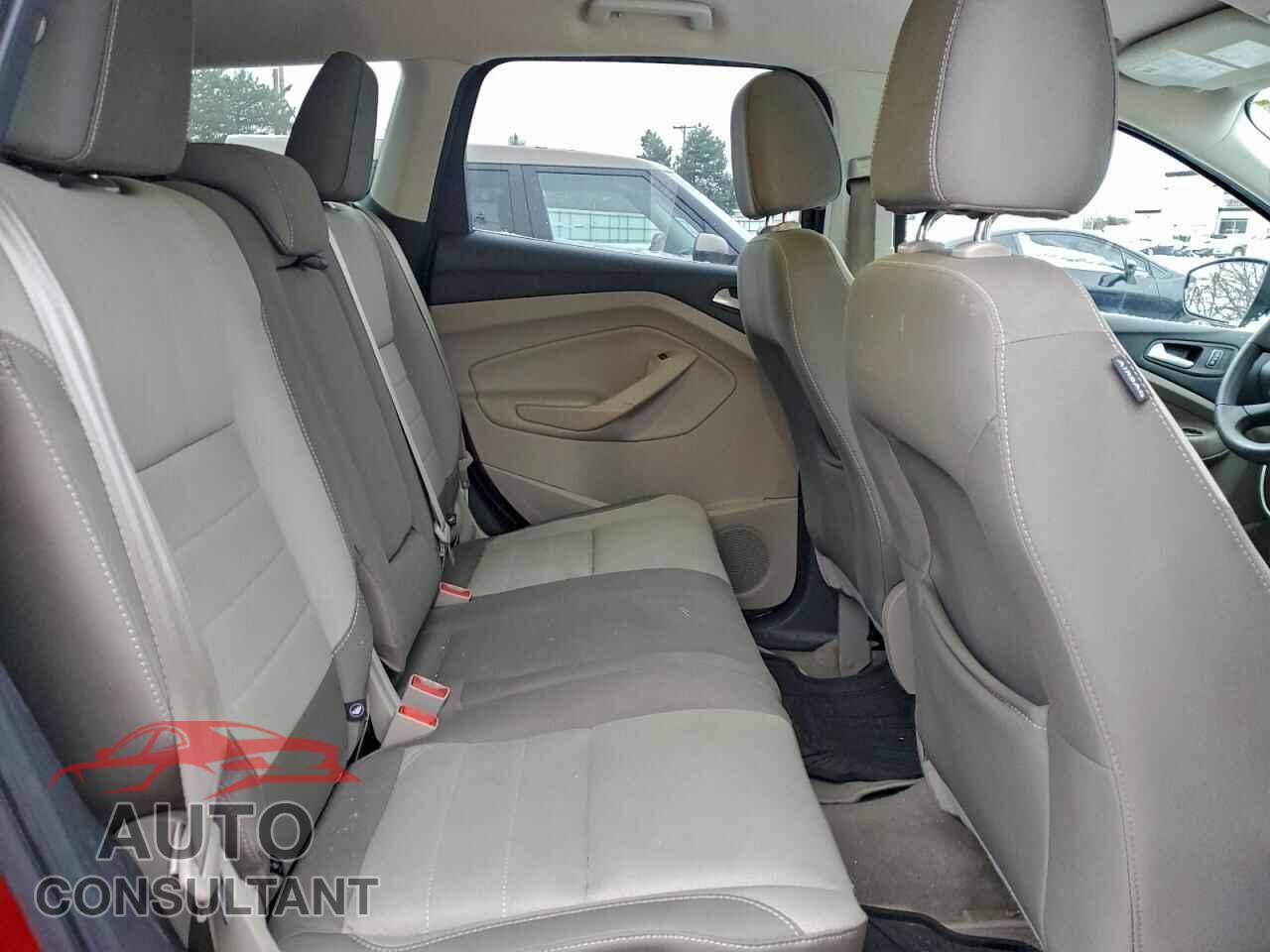 FORD ESCAPE 2016 - 1FMCU0G73GUA96130