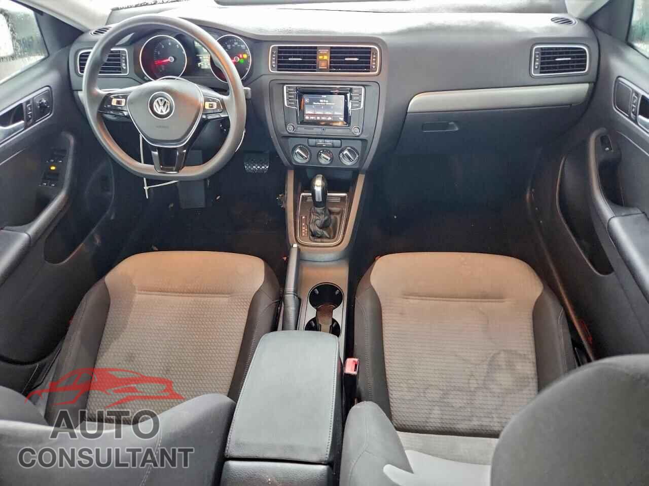 VOLKSWAGEN JETTA 2017 - 3VW2B7AJ6HM389963