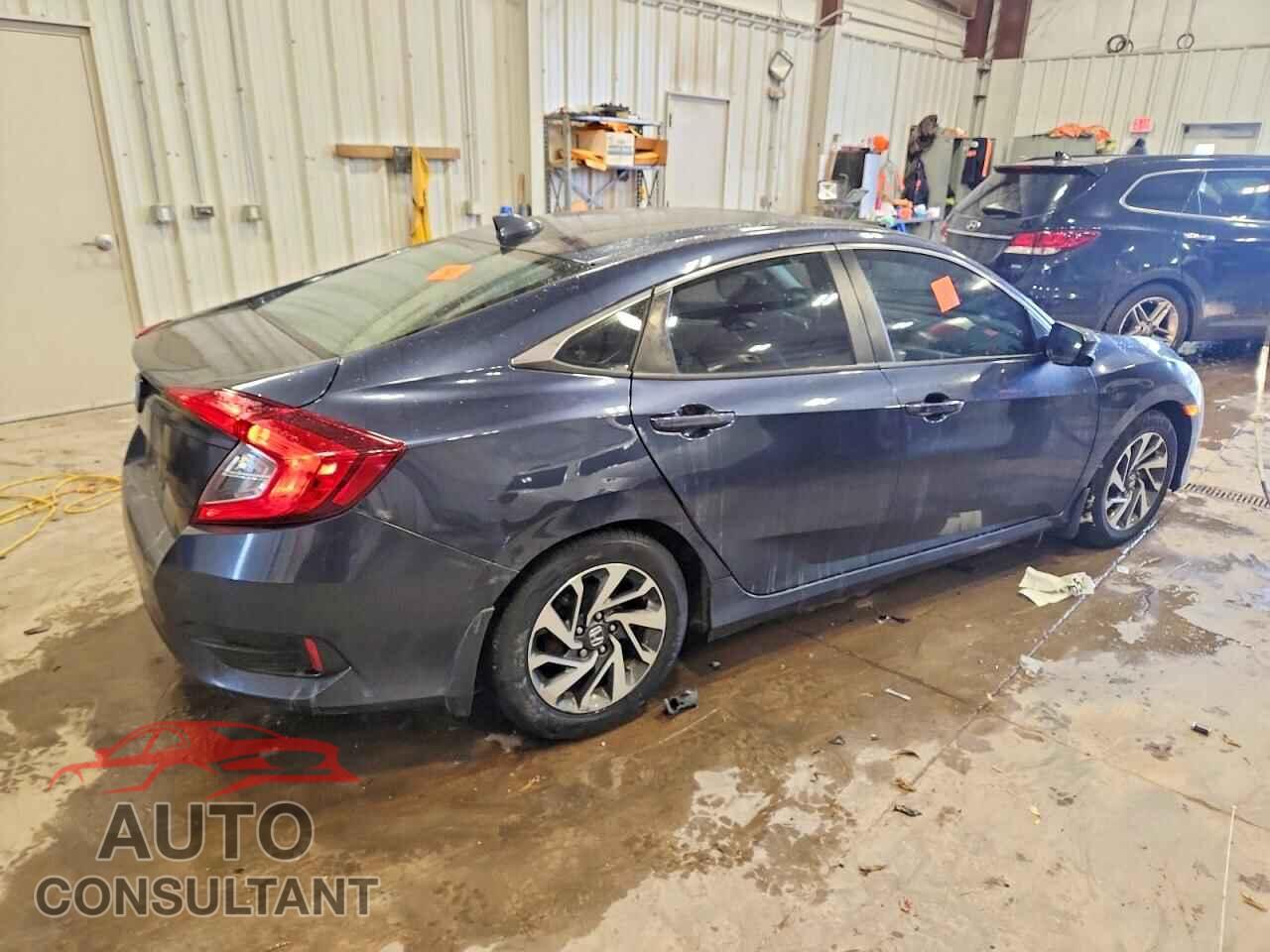 HONDA CIVIC 2018 - 19XFC2F74JE013666