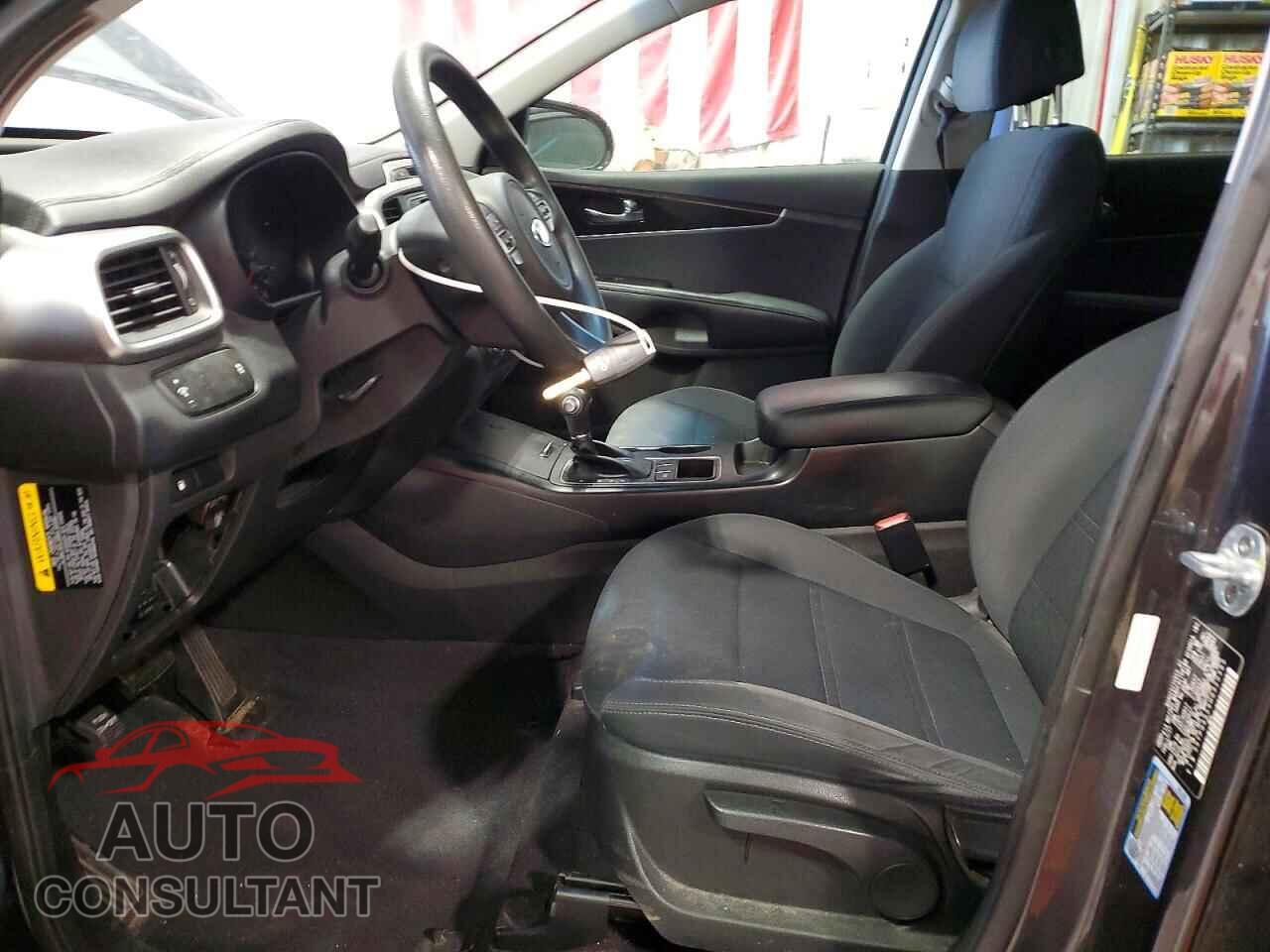 KIA SORENTO 2017 - 5XYPG4A59HG320385