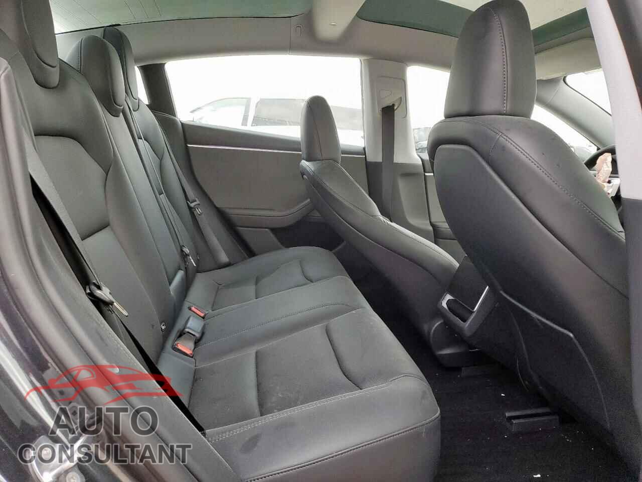 TESLA MODEL 3 2025 - 5YJ3E1EA9SF885437