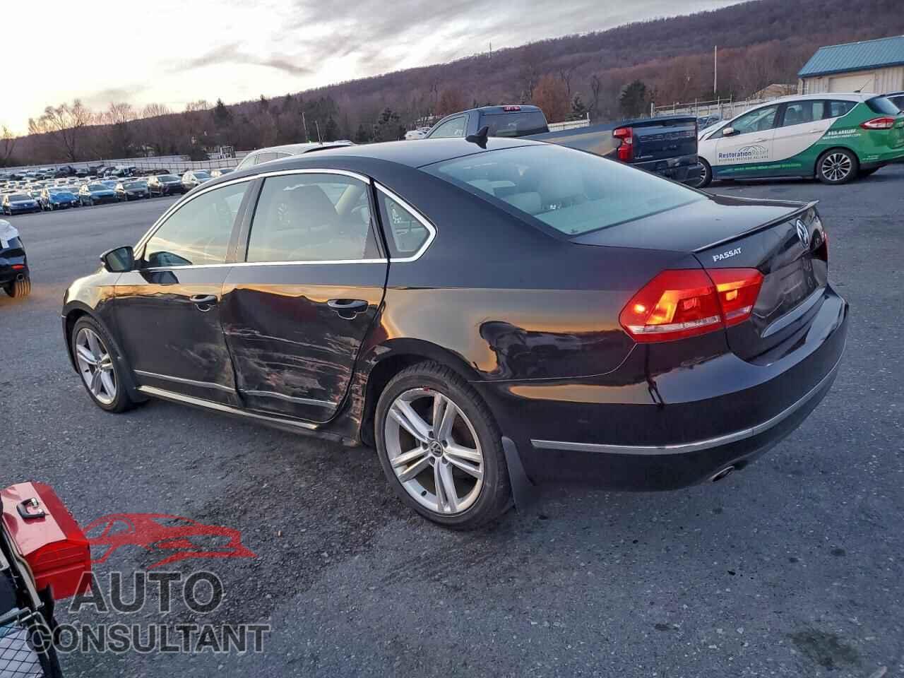 VOLKSWAGEN PASSAT 2015 - 1VWCV7A37FC070762