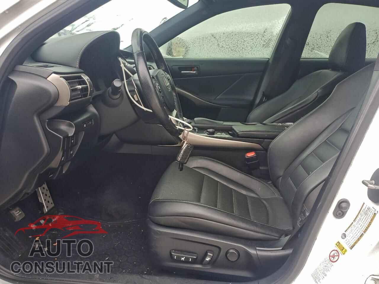 LEXUS IS 2014 - JTHCE1D25E5002013