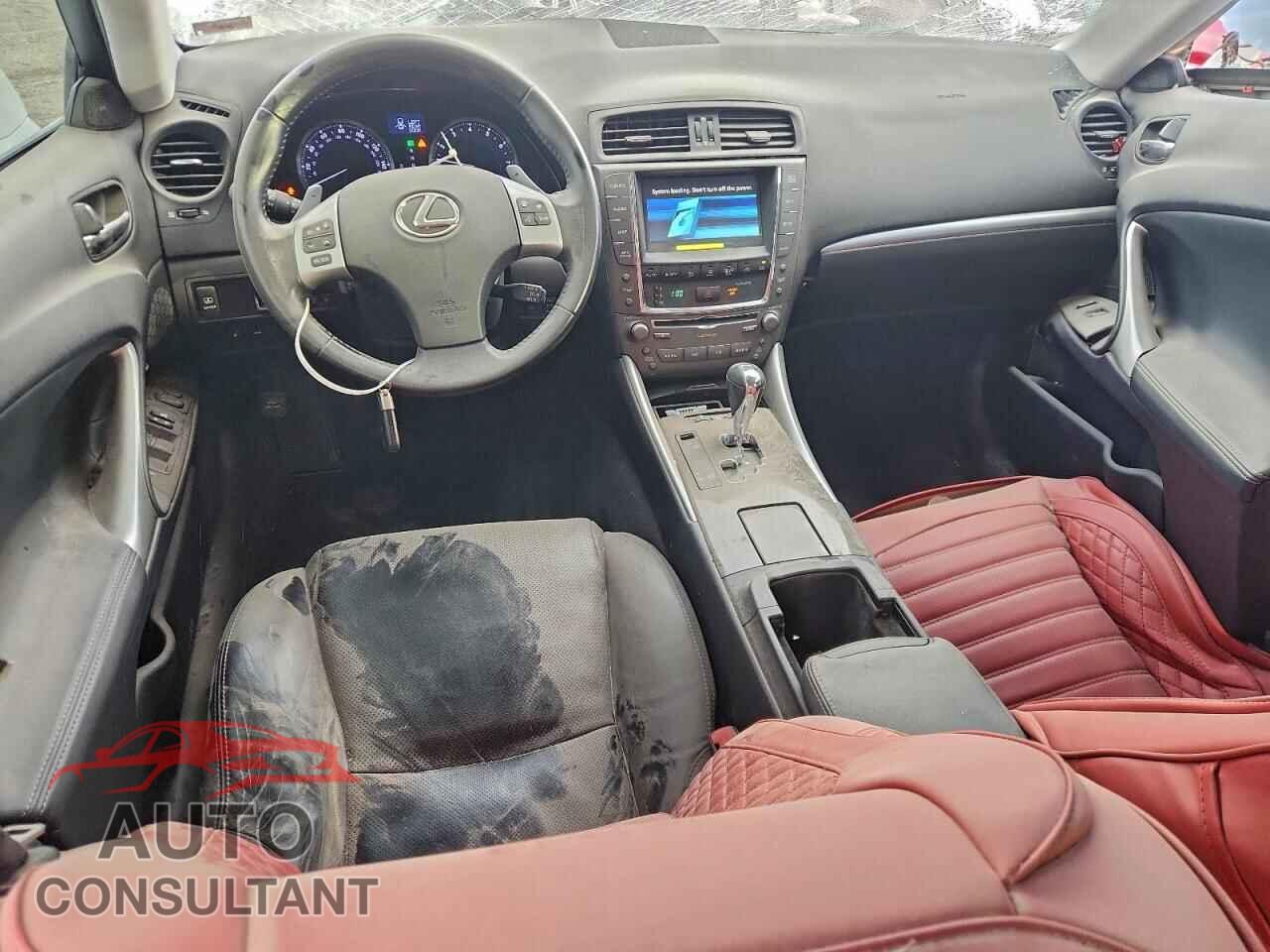 LEXUS IS 2011 - JTHCF5C28B5051191