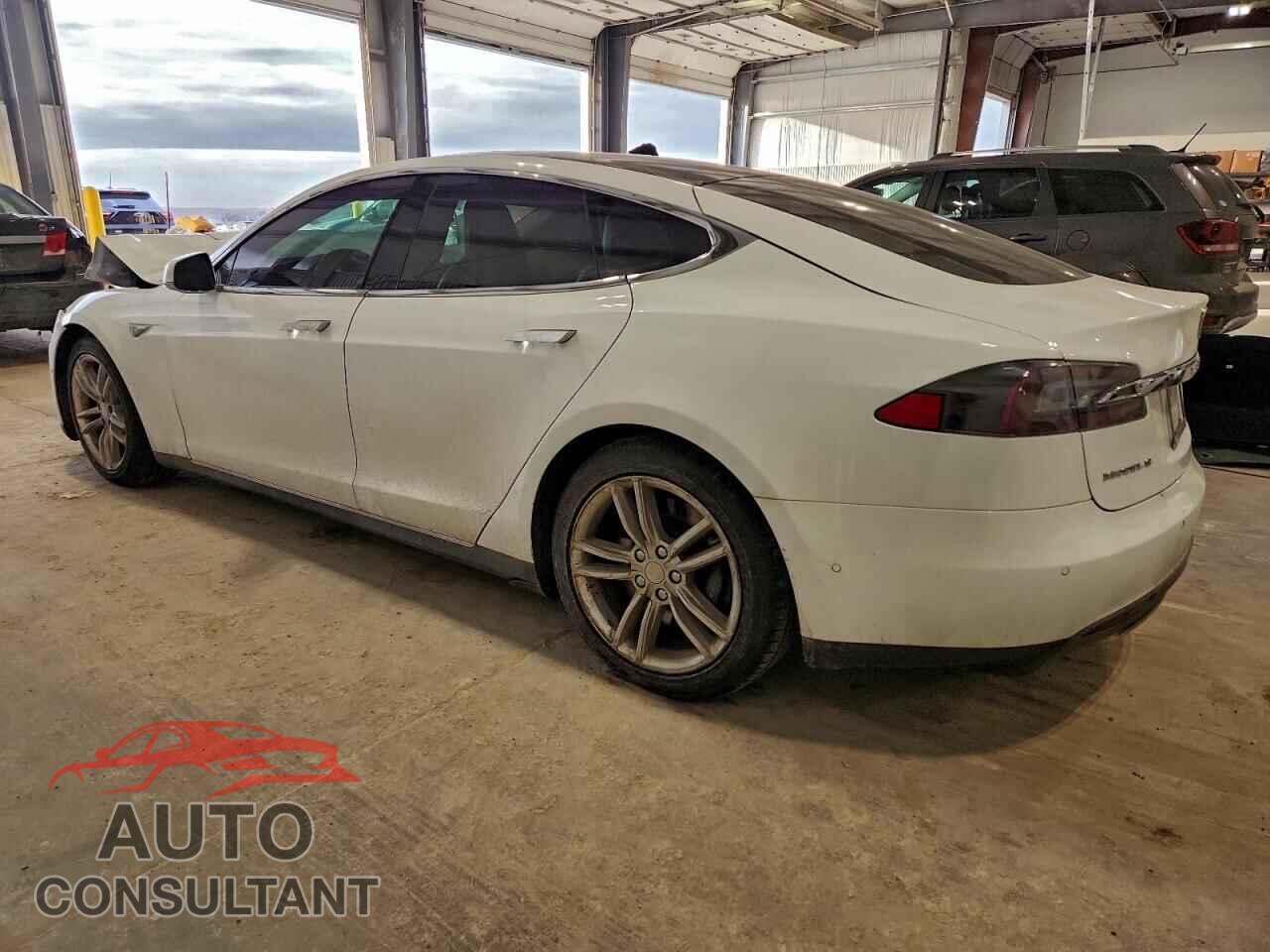 TESLA MODEL S 2015 - 5YJSA1E25FF108856