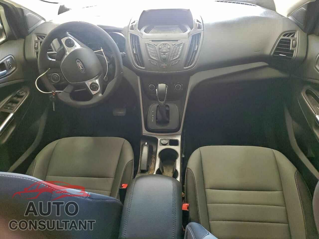 FORD ESCAPE 2017 - 1FMCU9GX7GUC17763