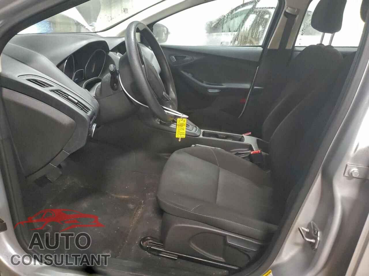FORD FOCUS 2016 - 1FADP3E28GL201667